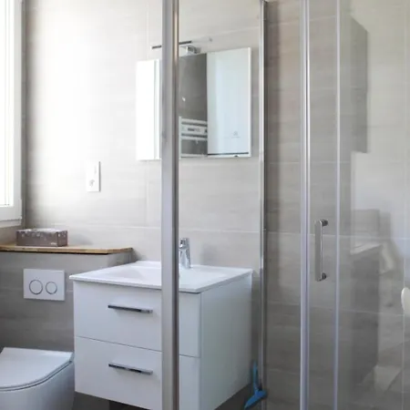 Lovely Quiet In The Heart Of 14th Apartament
