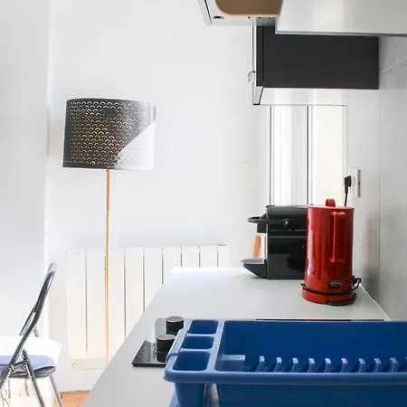 Apartman Bright Under The Eaves 14th *