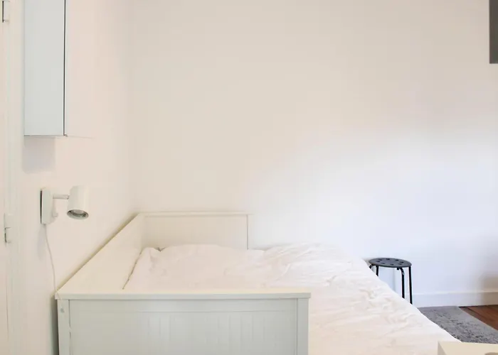 Bright Under The Eaves 14th Appartement Paris