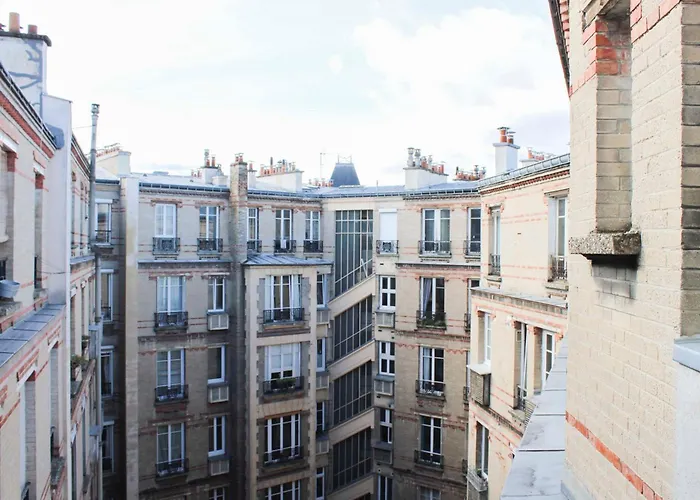 Bright Under The Eaves 14th Appartement